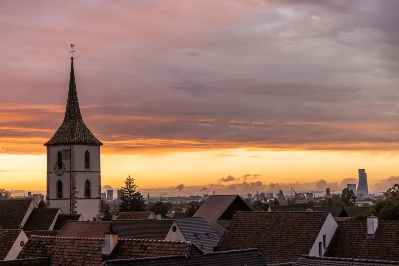 Abendstimmung mit Wolkenhimmel (Foto: Peter Wehrli) Abendstimmung mit Wolkenhimmel (Foto: Peter Wehrli)
