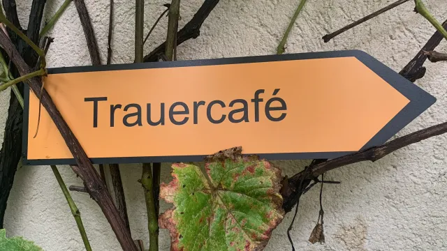 Trauercafé (Foto: Elisabeth Schirmer) Trauercafé (Foto: Elisabeth Schirmer)