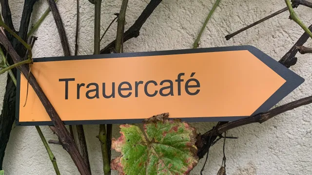 Trauercafé (Foto: Elisabeth Schirmer) Trauercafé (Foto: Elisabeth Schirmer)